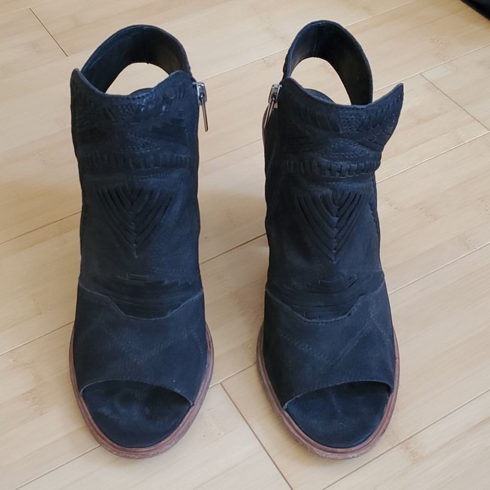 Vince Camuto open toed black booties